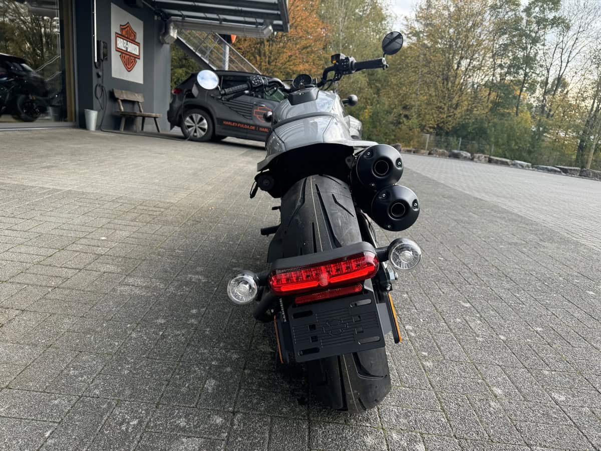 1. Hochwaardiges Harley-Davidson Motorrad bei Your Bike House.