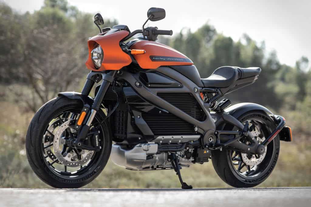 Harley-Davidson Elektromotorrad in Orange und Schwarz, offizielle Harley-Bikes.